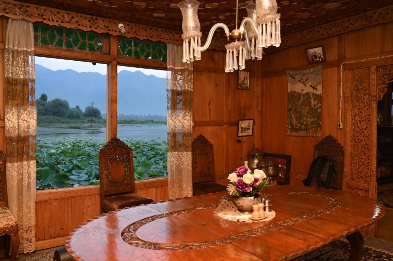Hotel Kings Houseboats Srīnagar Exterior foto