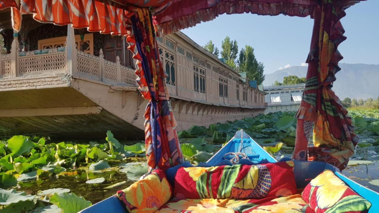 Hotel Kings Houseboats Srīnagar Exterior foto