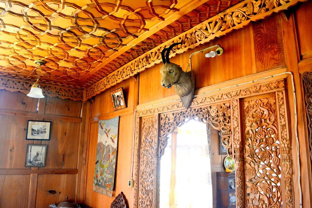 Hotel Kings Houseboats Srīnagar Exterior foto