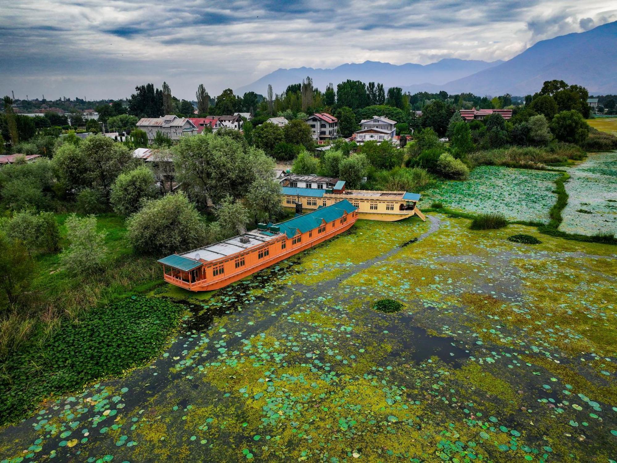 Hotel Kings Houseboats Srīnagar Exterior foto