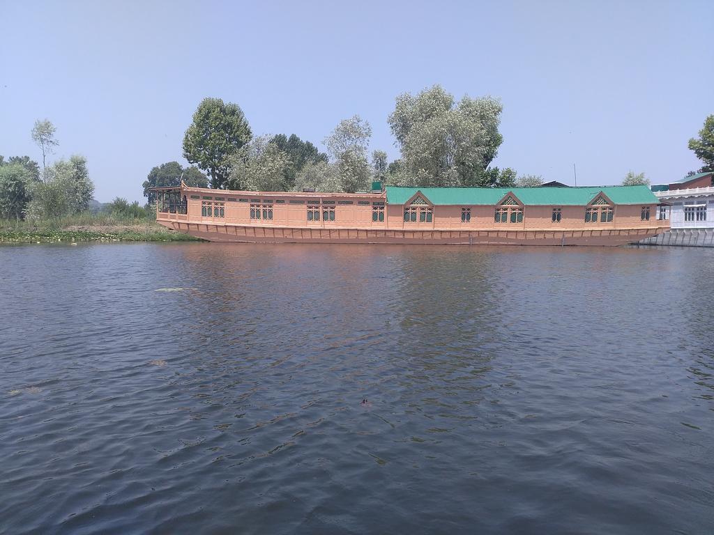 Hotel Kings Houseboats Srīnagar Exterior foto